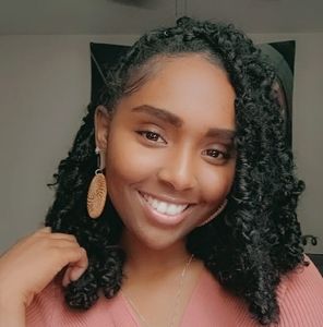 Meet your Posher, Alana